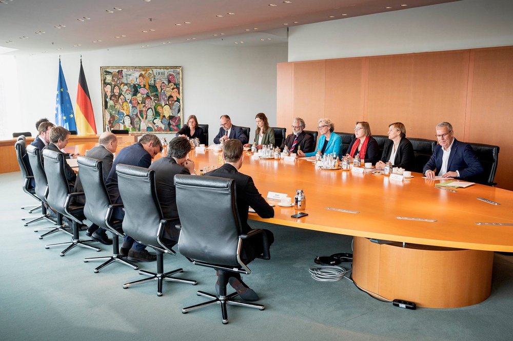 Delegates of Climate Alliance Germany meeting with Chancellor Olaf Scholz in April 2023